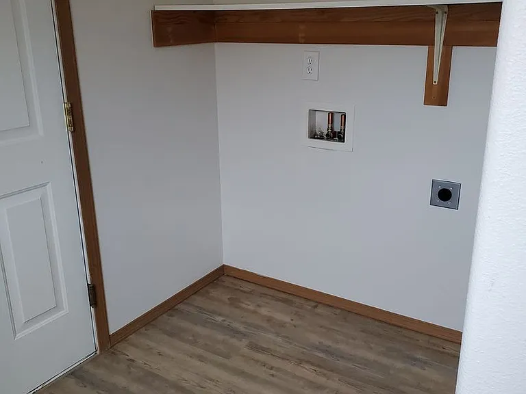 1349 E Greens Loop — Photo 17