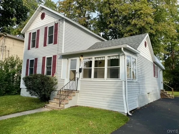 103 E 2nd St, East Syracuse, NY 13057
