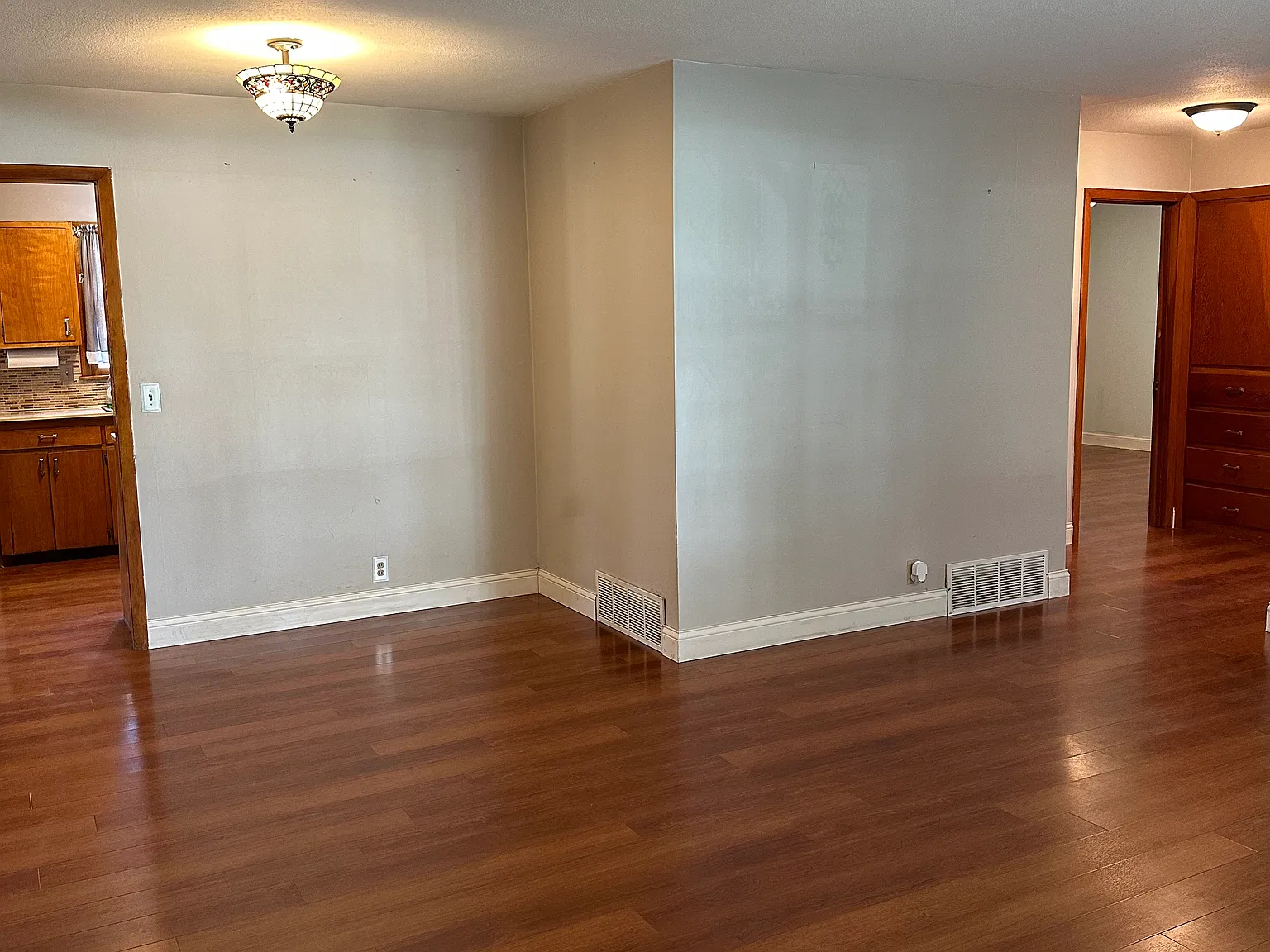 3 bed, 1218 sqft, $1,350 — Photo 4