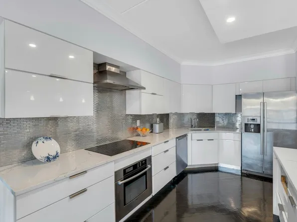 1077 River Road image 18 of 33