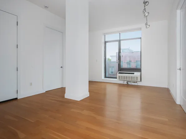 335 Carroll Street image 3 of 14