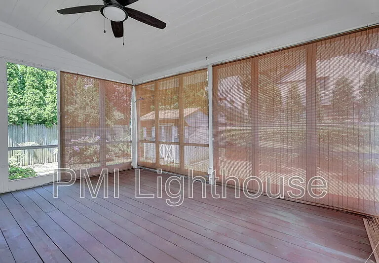 37 Margaret Blvd — Photo 7