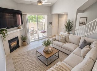 25708 Holiday Cir APT B, Stevenson Ranch, CA 91381