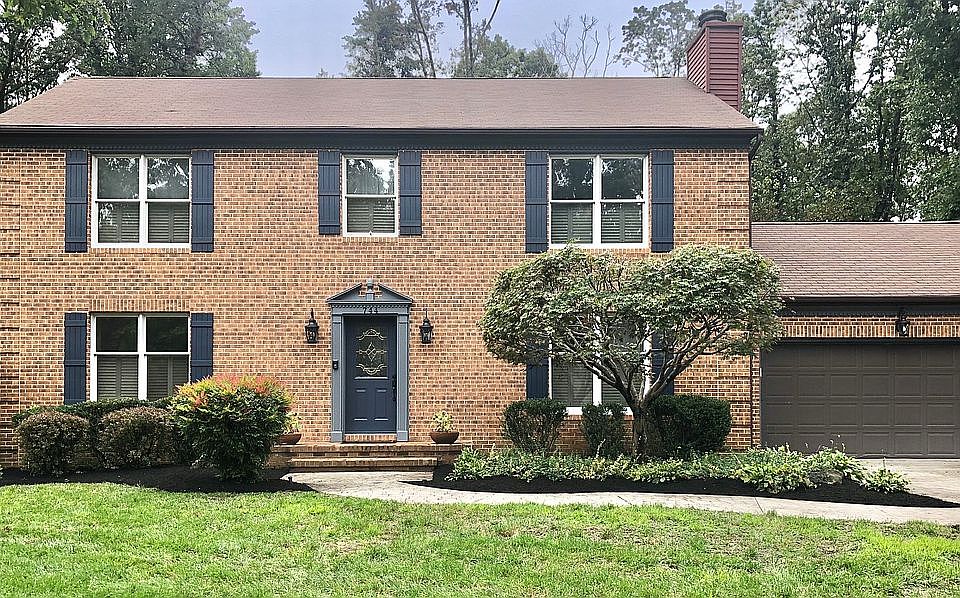 1st image of 744 Live Oak Dr
