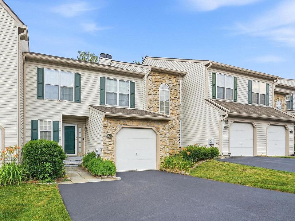 1st image of 61 Hampton Ct