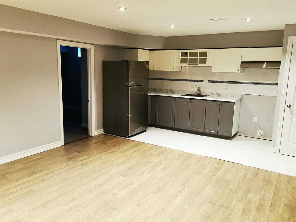2nd image of 787 Agnew Cres #Basement