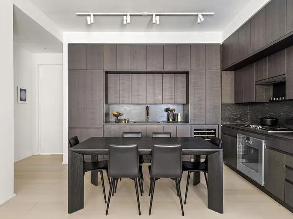 130 William Street 14D image 2 of 6