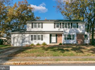 13 Ridgewood Ave, Delran, NJ 08075