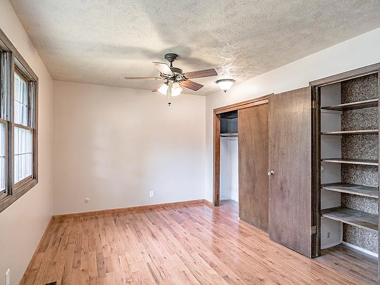 4010 Teri Ln — Photo 9