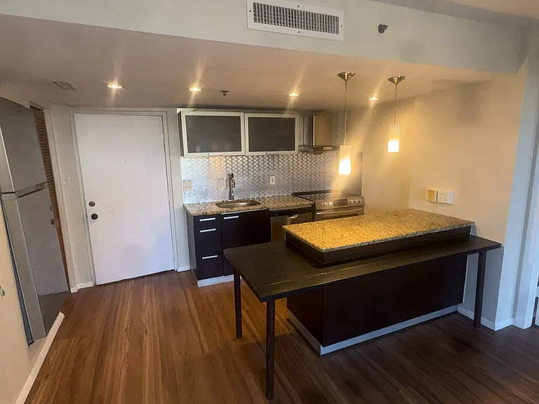 701 S Madison Ave #309 — Photo 29