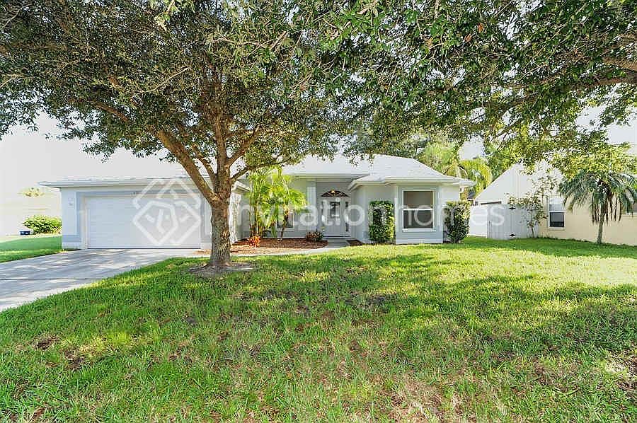 1st image of 4526 Windsor Ct E