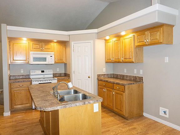 3rd image of 4133 E Birchwood Cir