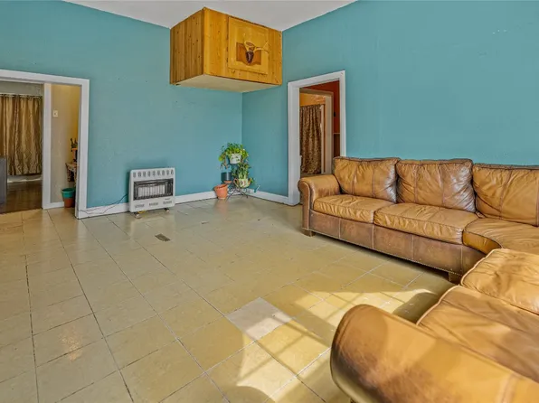 905 E 9th St, Dallas, TX 75203