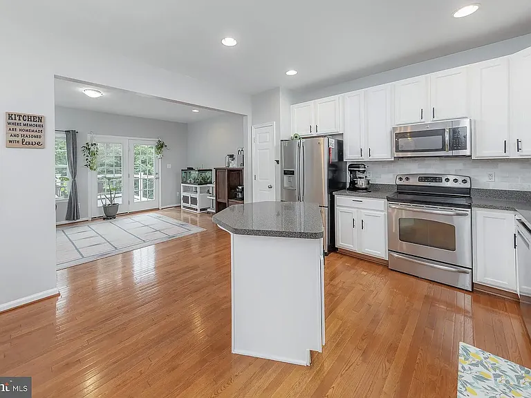 372 Concetta Dr — Photo 17