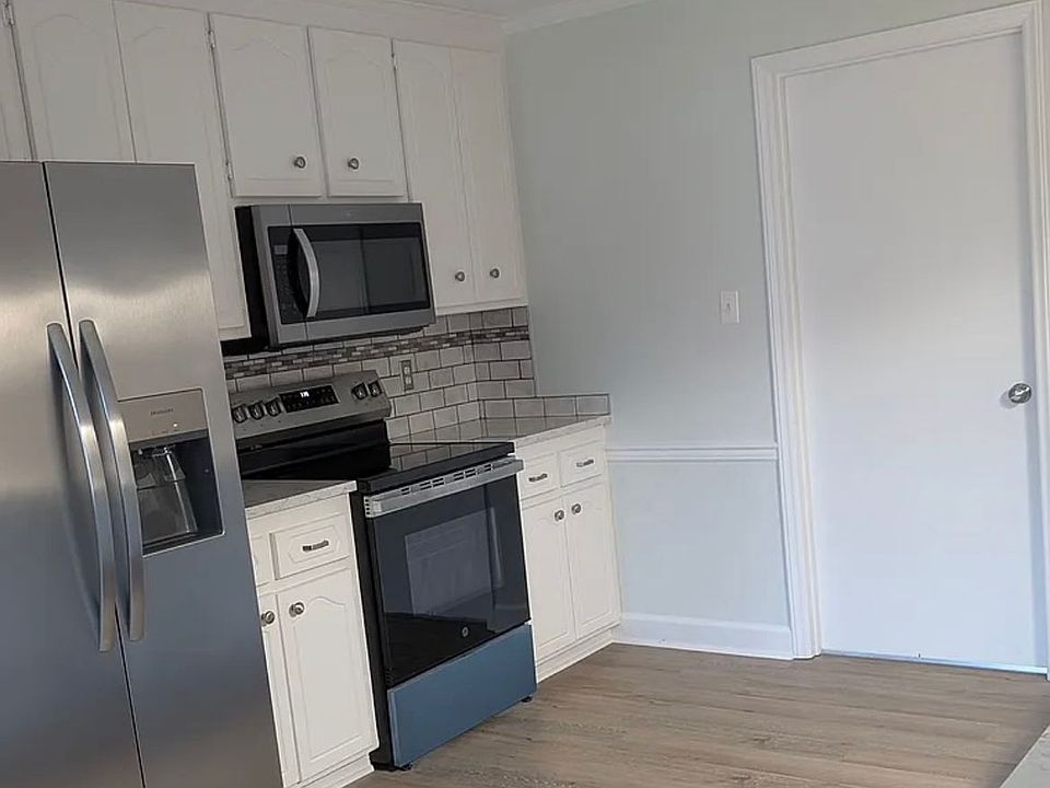 1st image of 983 Spring Bank Rd #2
