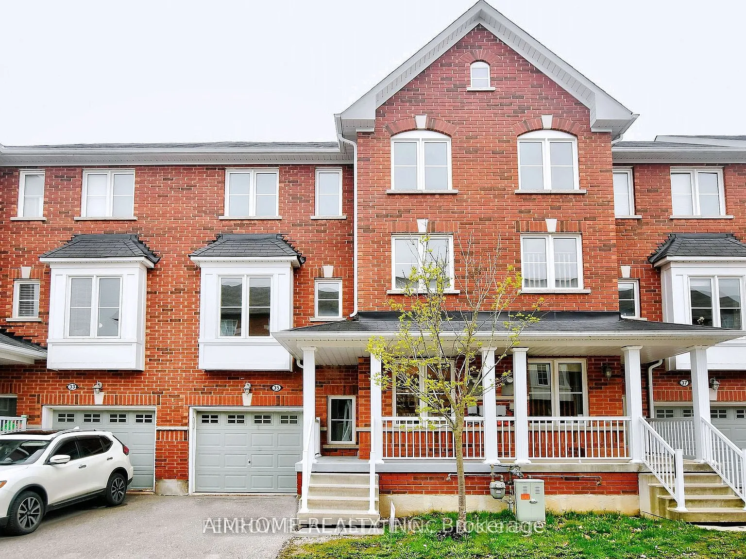 4 bed, $3,285 — Photo 1