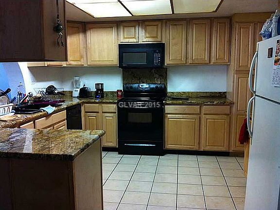 3rd image of 213 Lindy Dr