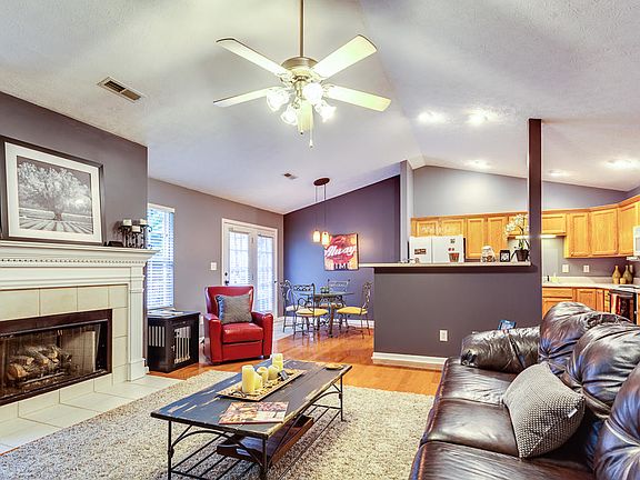 2nd image of 6813 Pemmbrooke Shire Ln