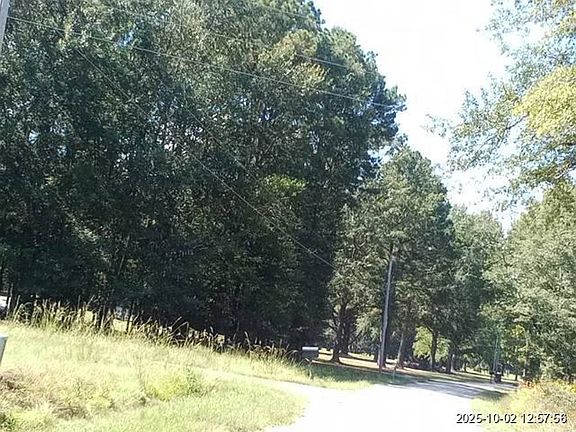 Exterior Neighborhood (street photo)