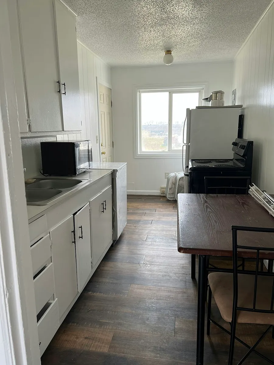 Building Photo - 802 N Grape Dr #802