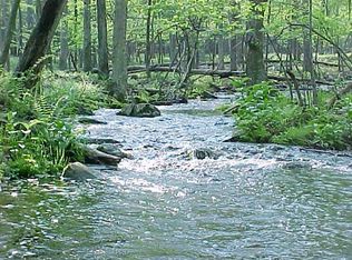 Rowland Rd, Greeley, PA 18425