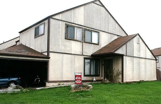 471 Bridge St photo 1