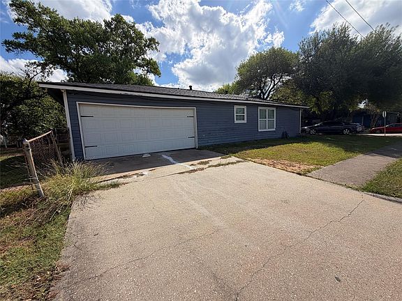 4th image of 2701 Raymond St