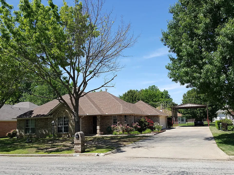 605 Martin St
