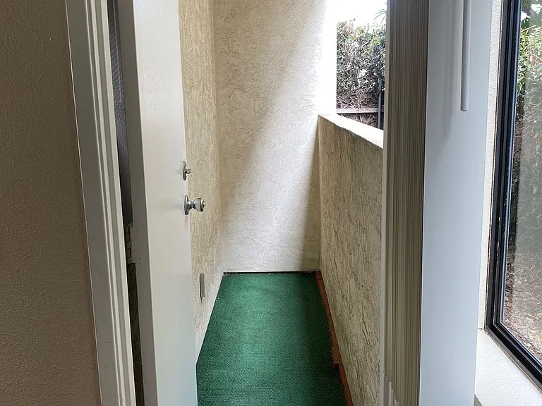 Hillcrest Palms Apartments — Photo 37