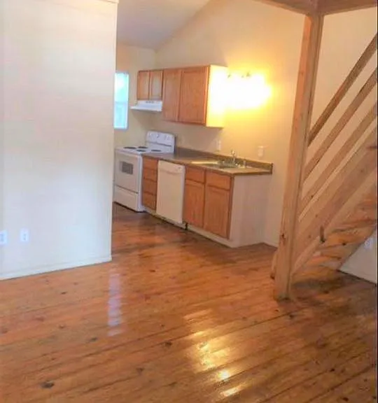 906 Cason St #305 — Photo 2
