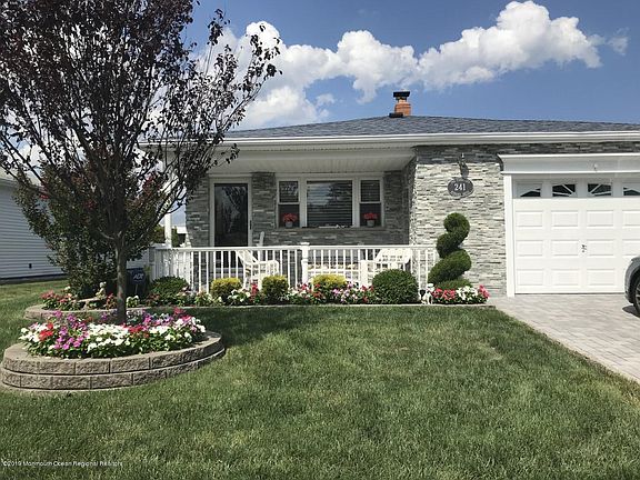 2nd image of 241 Bonaire Dr