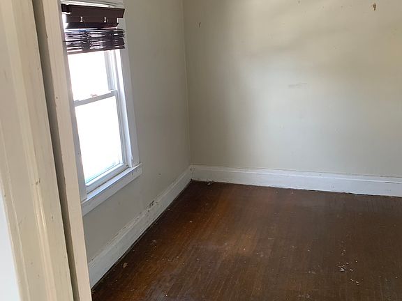 2nd image of 171 Callodine Ave Floor 2