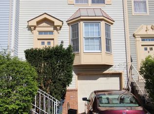 21961 Greentree Ter, Sterling, VA 20164