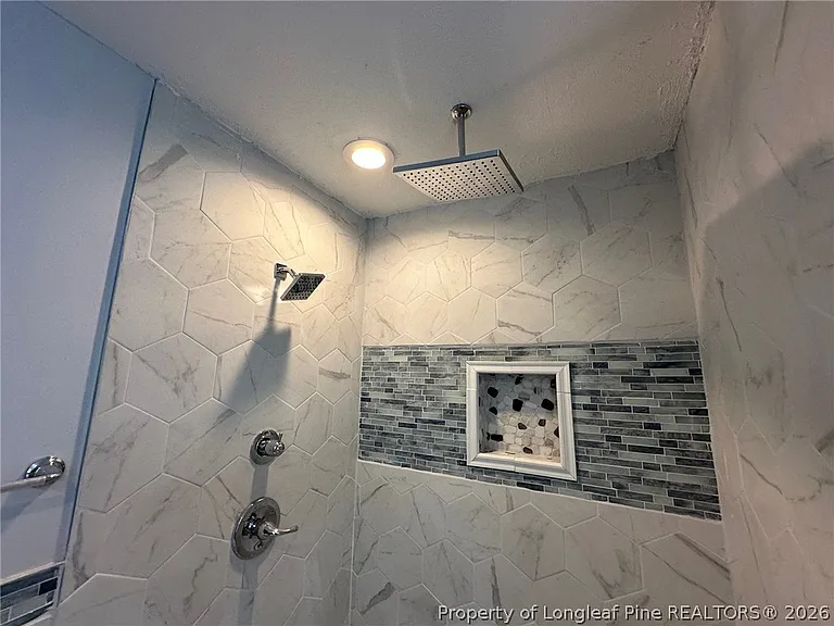 929 Fleetwood Dr — Photo 20