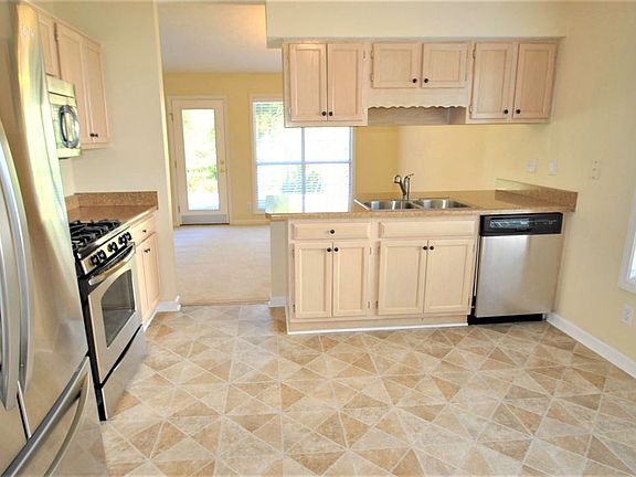 5th image of 2514 Sterling Dr
