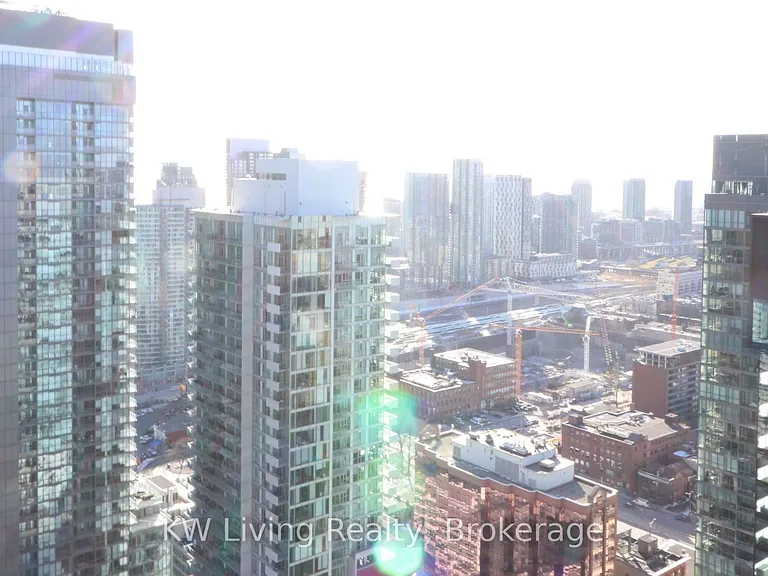 87 Peter St #3805 — Photo 11