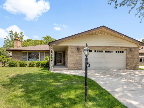 5205 Ellington Ave, Western Springs, IL 60558