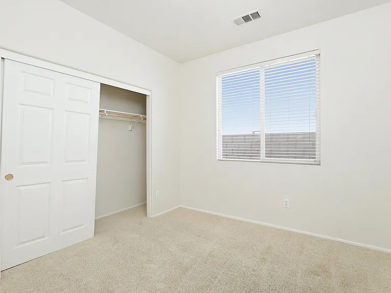 2639 Belvedere Ln — Photo 12