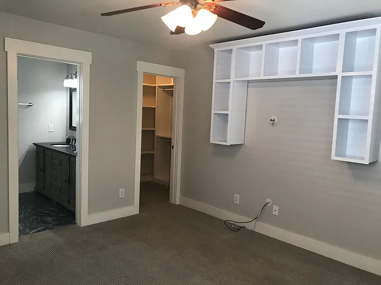20 4th Ave #20 — Photo 17