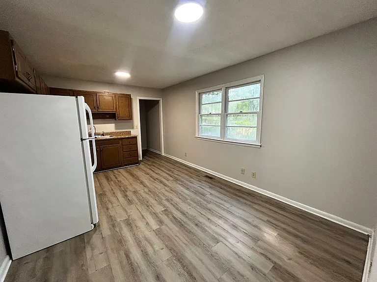 745 Rustland Dr — Photo 15