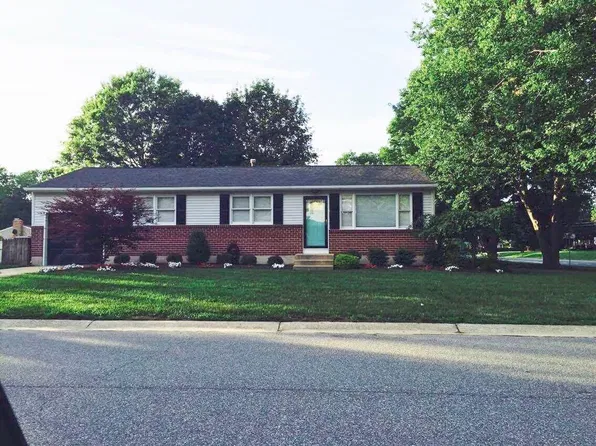 5 W Bradys Ln, Dover, DE 19901