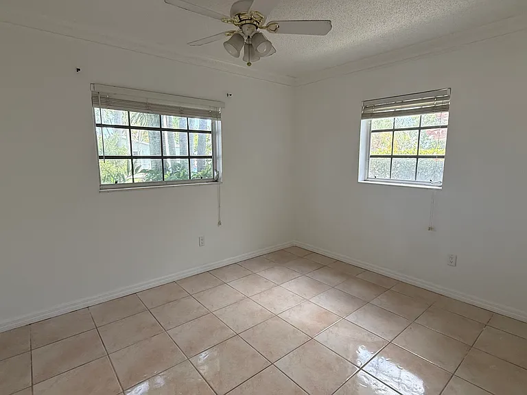 3300 SW 126th Ave — Photo 12