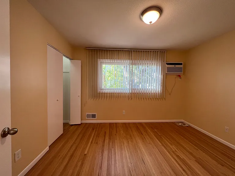 3121 Fremont Ave S #5 — Photo 23