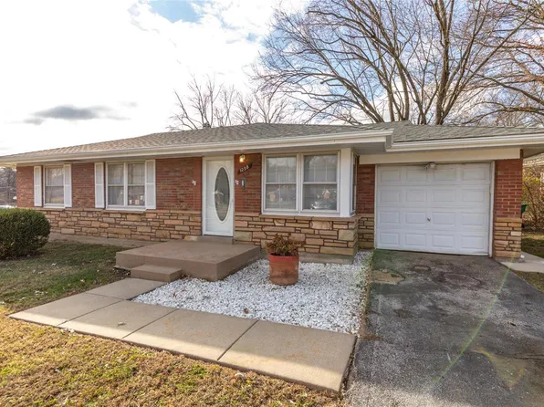 1258 Chambers Rd, Saint Louis, MO 63137