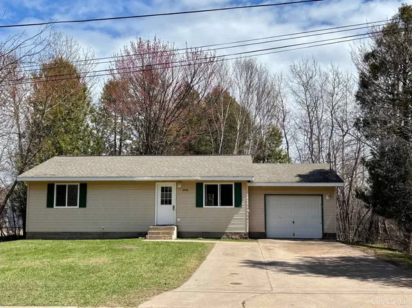 2038 Van Evera Ave, Marquette, MI 49855
