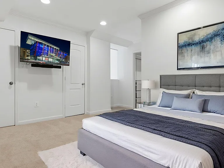 1029 N Stuart St #705 — Photo 14
