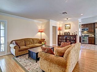 5708 Newcastle Ave, Encino, CA 91316