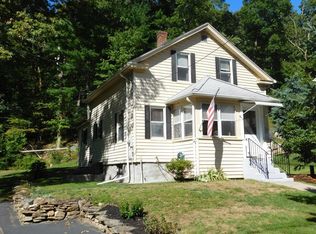 169 Whitins Rd, Sutton, MA 01590