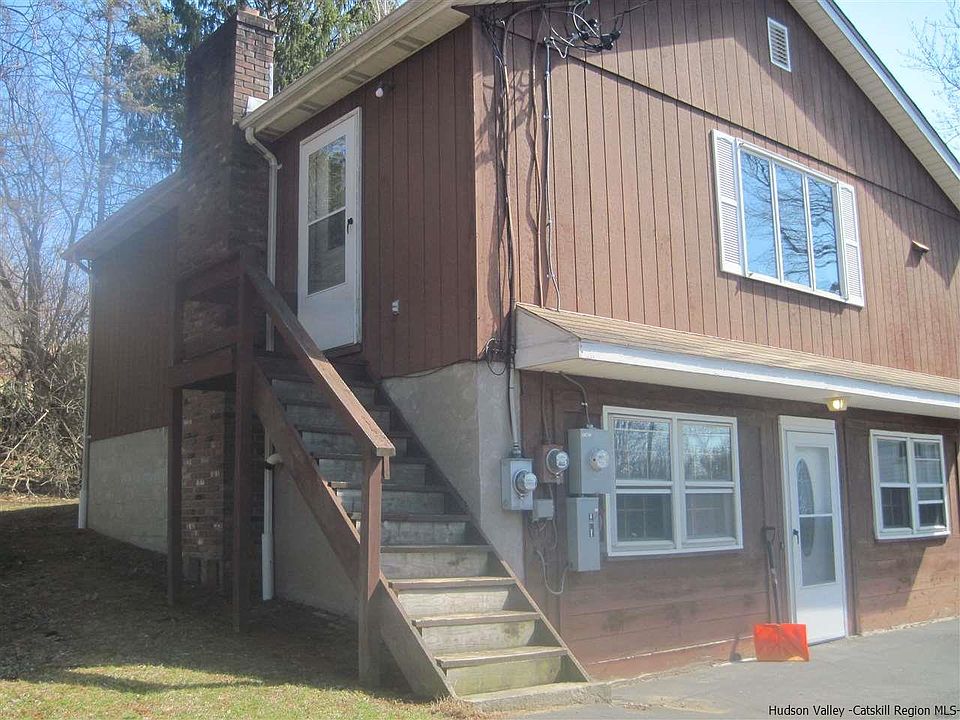 2nd image of 32 Lake Rd