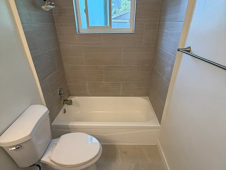 2733 Montrose Ave #5 — Photo 20